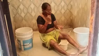 सासू मां के नहाने के बाद बने कढ़ी पकोड़े
