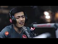 Beyond The Sign performs "Pikit Mata" LIVE on Wish 107.5 Bus