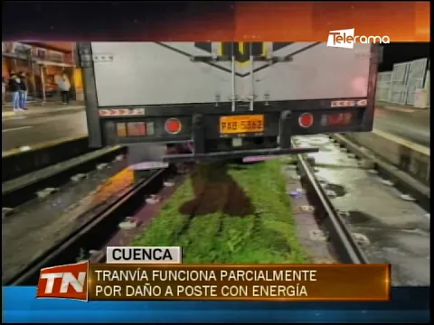 Tranvía funciona parcialmente por daño a poste con energía