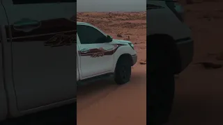 على الموعد اللي بيننا جيتك 