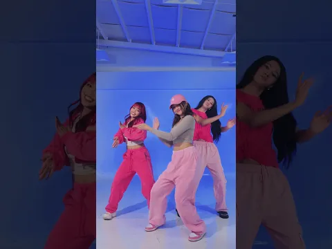 MegaLeeNah era? 💖😮 Greenscreen or Real? #shorts