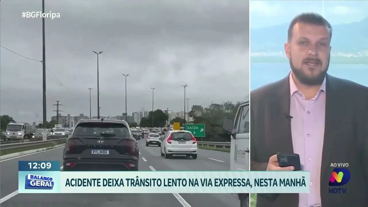 Trânsito comprometido: acidente na Via Expressa gera congestionamento em São José