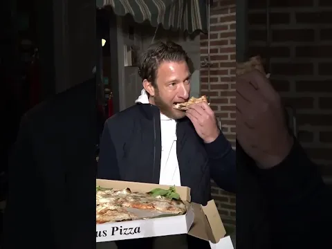 Dave Portnoy Tries Lucali, One Of NYC's Most Famous Pizzas