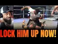 Download Lagu WALGELIJK! MMA-vechter slaat bewusteloze worstelaar herhaaldelijk op het hoofd tijdens wedstrijd!