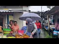 Download Lagu Suasana hujan, pergi ke pasar tradisional beli jajan pasar, ternyata pasar sepi karena hujan terus 