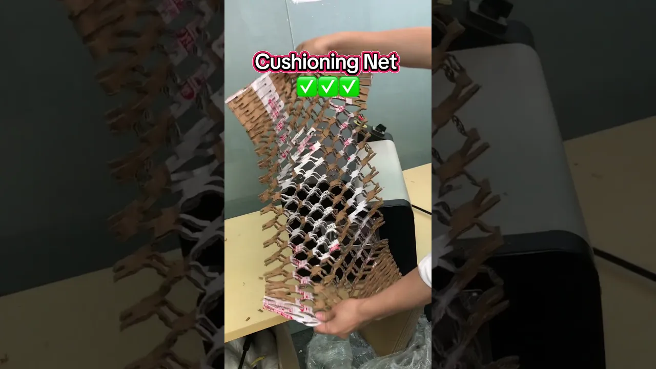 Desktop-Kartonzerkleinerer, ökologischer Karton-Hohlraumfüllungshersteller als Ersatz für Kunststoffverpackungen im Werk