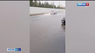 Городские службы продолжают устранять последствия вчерашнего дождя