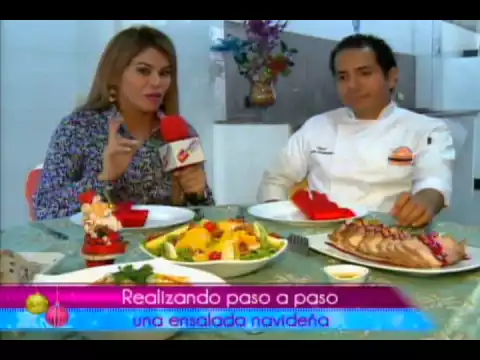 Realizando paso a paso ensalada navideña