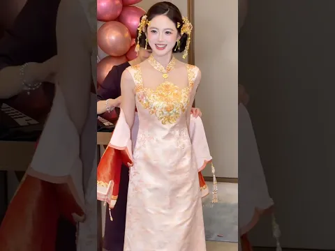 Mẹ chồng mặc áo cho cô dâu #wedding #weddingdress #bridemaid #shortvideo