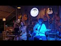 โลกของผึ้ง - พุ่มพวง ดวงจันทร์  [ cover by น้ำทิพ โฟคซองวงแถ ]