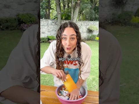 Escondí algo secreto en una paleta gigante.
