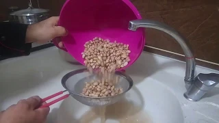 Zeytinyağlı yemeklerin en gözdesi, zeytinyağlı denildiğinde akla ilk gelen yemeklerden olan zeytinya. 
