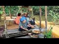 Download Lagu Petualangan 2 wanita dayak di paru paru dunia hutan kalimantan, masak jengkol balado di pondok