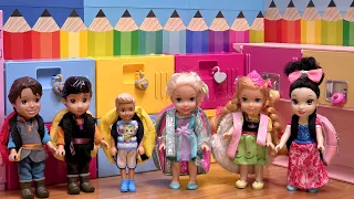 Don’t Bully the New Kid ! Elsa & Anna toddlers - back to school - Barbie dolls