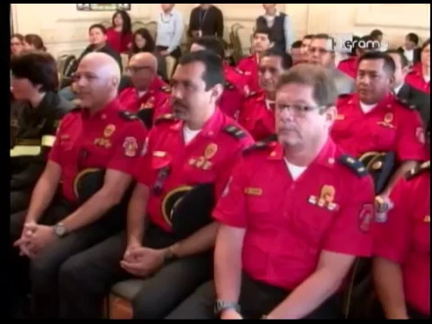 Firman convenio con cuerpo de bomberos de Italia