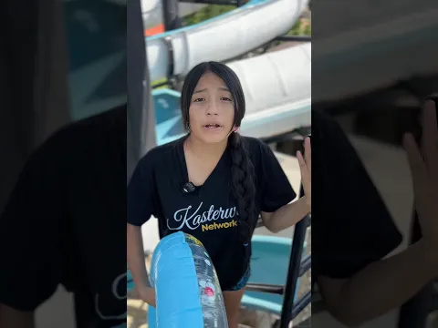 Daniela se bota del tobogán