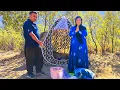 Download Lagu A Heartwarming Moment: Special Gift from a Tribesman to a Homeless Mother