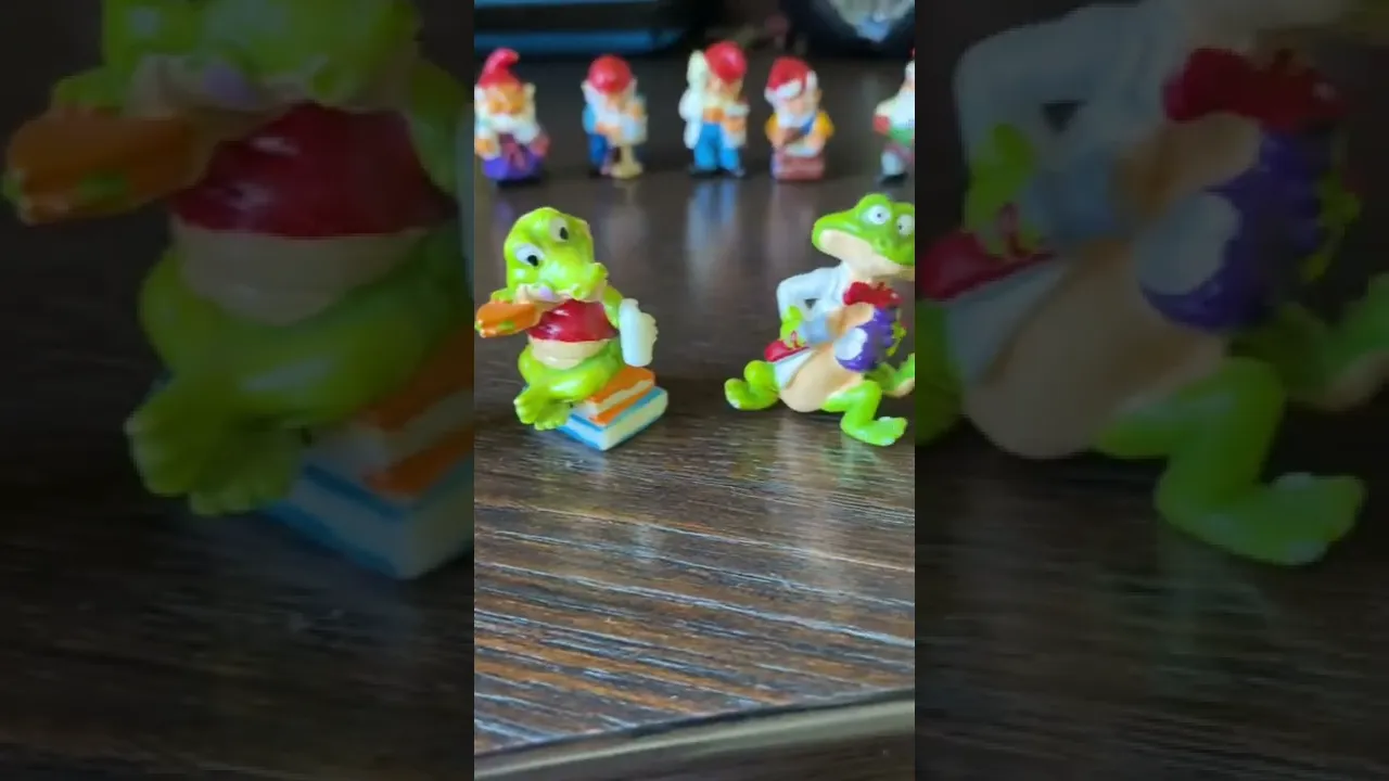 Коллекция крокодилов Kinder Сюрприз 90-х. Нашёл дома свою коллекцию родом из детства . Киндер