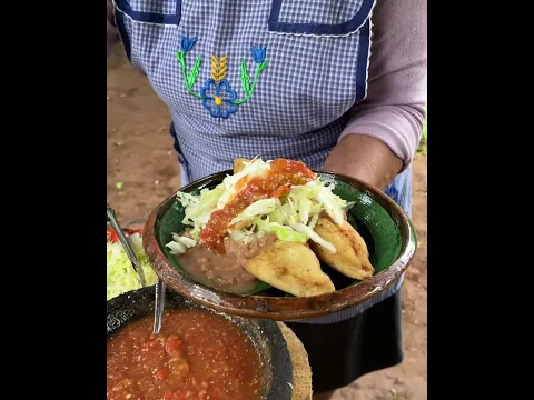 Nunca nos faltan en el rancho crujientes y bien buenos Molotes de Pollo