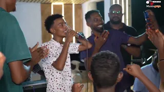 كلمه منك حلوة 