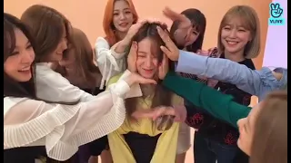 Download LOONA \u0026 fromis_9's surprise V LIVE while filming \ MP3