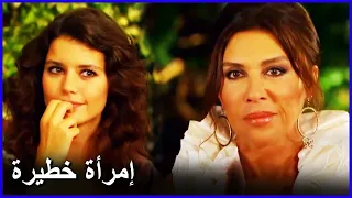 فردوس التي تتناول الطعام مع العائلة تفكر بعدنان العشق الممنوع الحلقة 2 