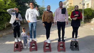 اخر شخص يغادر الكرسي هيكسب والعقاب هيشرب كوب من الخل 