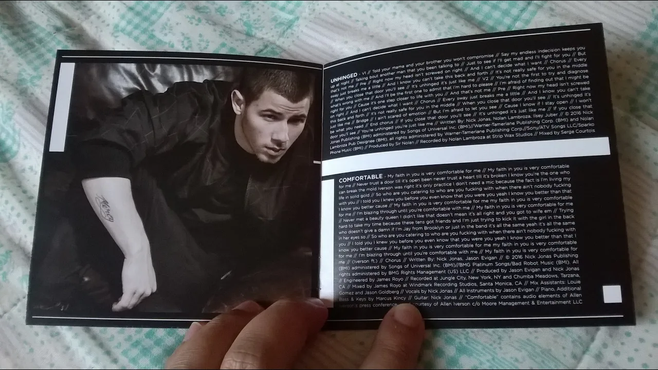 Unboxing Cd Nick Jonas - Last Year Was Complicated