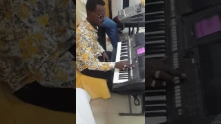 العازف مازن الصحافة والفنانه امل جبرة مع تحيات ودالعمدة 