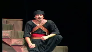 غسان صليبا غريب ين وليل مسرحية صيف ٨٤٠ 