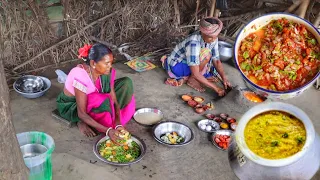 KHICHURI, EGG FRY & CHATNI cooking for eating lunch by santali tribe old couple