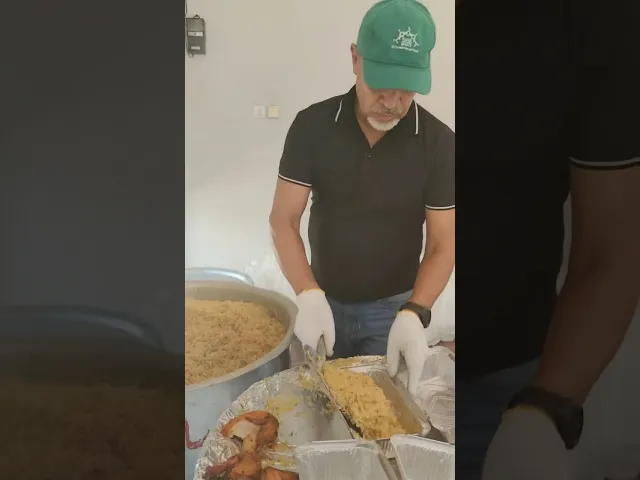 ⁣هيئة الإمام الحسن(ع) تباشر خدمة المعزين وتوزيع بركة الإمام الحسين(ع) في منزل عزيز مارلبورو #عاشوراء