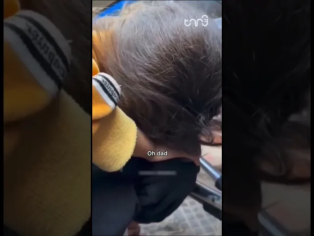 ⁣A girl bids her father farewell after killed by Israeli strikes in Gaza. Video: Hamdan Eldahdouh