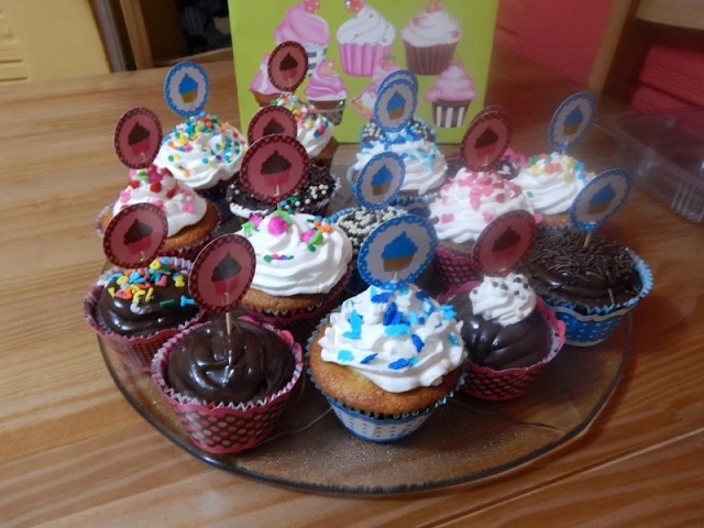 CUPCAKES RECHEADOS RECEITAS DA CRIS