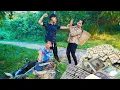 Download Lagu Single Mother Blackmailed: Kindness Betrayed by a Cunning Man