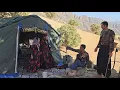 Download Lagu Rajab took Isa to his daughters' arms and said goodbye to them to take care of his own problems