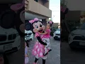 Lagu Mimi Mouse sorprende a Barbara