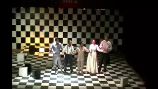 في شي عم بيصير      دندنها