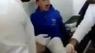 يهون عليك عتابا طفل سوري داخل المستشفى 
