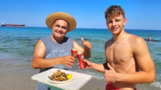 Пържен сафрид с лимон и бира на морския бряг 