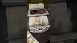 ماكينة عد الفلوس 