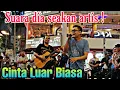 Download Lagu Tiba2 dia keluar ke depan capai mic nak menyanyi.Tapi suara dia tak mengecewakan beb! Macam artis!