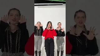 مقطع لانا ولين وقمر على اغنيه اول ما سحبت حزامى ما احلاهم لانا محمد لاناولين قمر الطاقي Shorts 