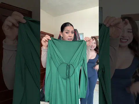 Después de 10 años mi mamá se prueba un vestido 😱