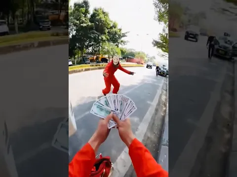 Money Heist vs Police 375 #moneyheist #parkour #police #escape #shorts #goguys #escape #funny