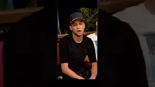 عصام  صاصا أجمد لايف باحساس فظيع      صاحبي من غبائه    مين غيرك قوليلي هيفرحني يا نور عيني   صاصا   دندنها