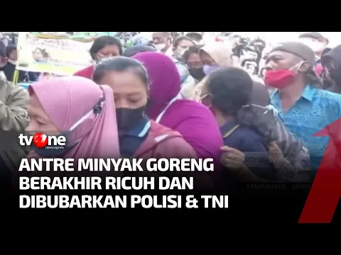 Polisi & TNI Bubarkan Antrean Minyak Goreng