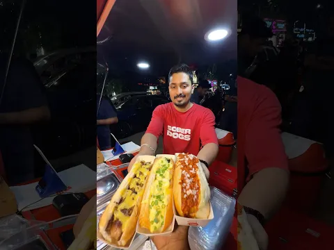 💥 Bank work ah quit pannitu Road side la Hot Dog sale pannitu irukaraaa ⁉️ #shorts