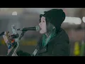 【歌詞付】目を瞑ったら本人と勘違いした!?通行人が驚いた神秘の歌声がやばい!! 一輪花 / tuki.【新宿路上ライブ-23.12.24】by ざらめ