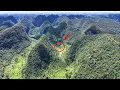 Download Lagu Een gezin in Guizhou woont alleen in de bergen, omringd door bergen.